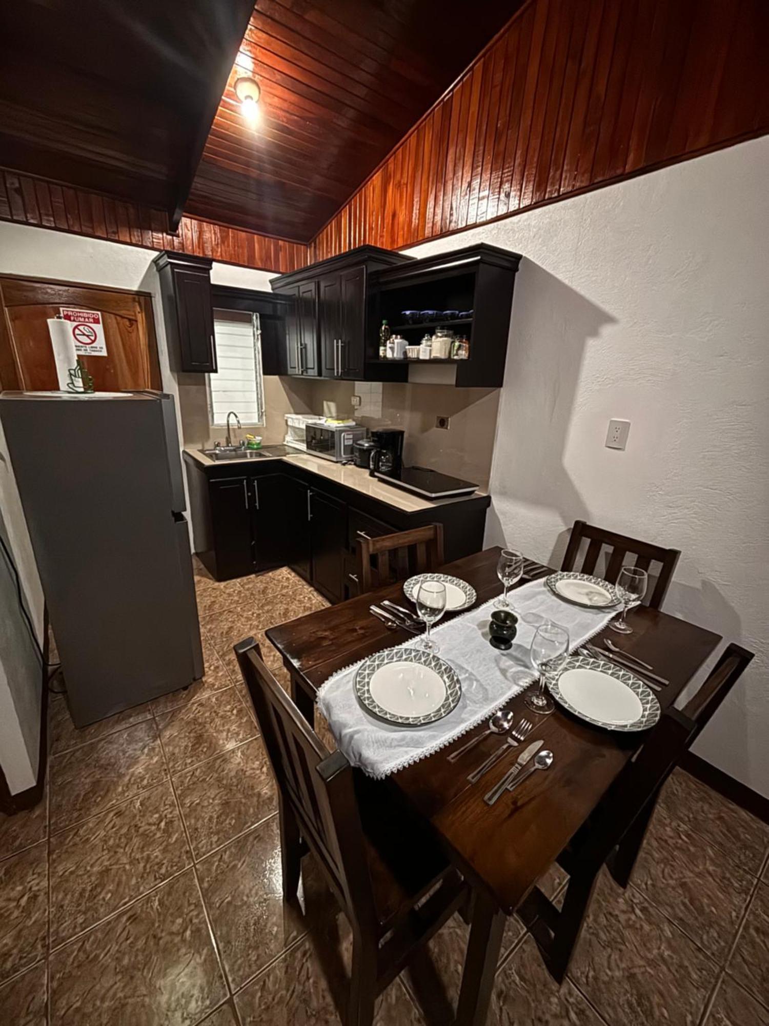 Apartamentos Maily La Fortuna Buitenkant foto