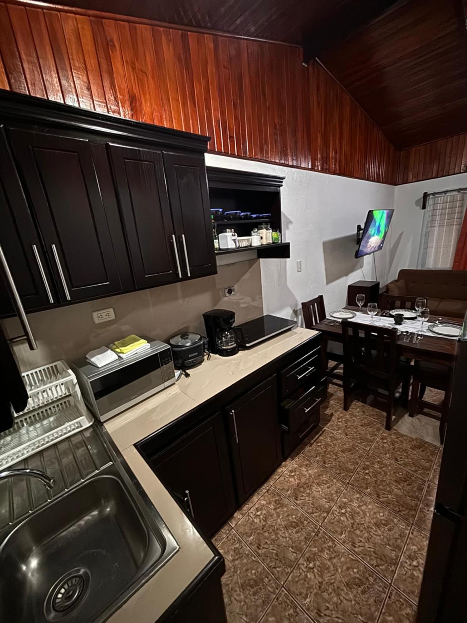 Apartamentos Maily La Fortuna Buitenkant foto