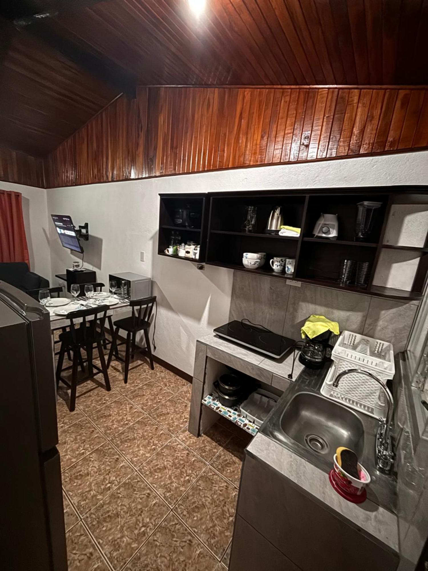 Apartamentos Maily La Fortuna Buitenkant foto